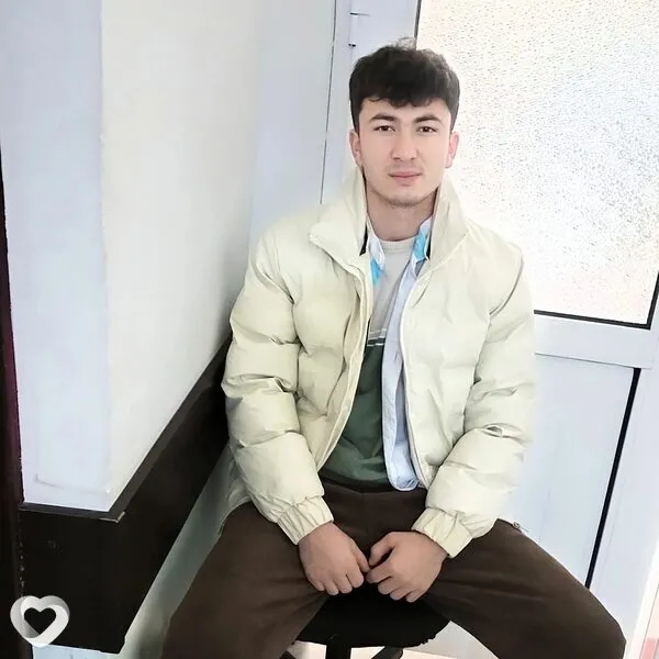 Али